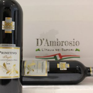 Bouteille de vin rouge italien Primitivo di Puglia